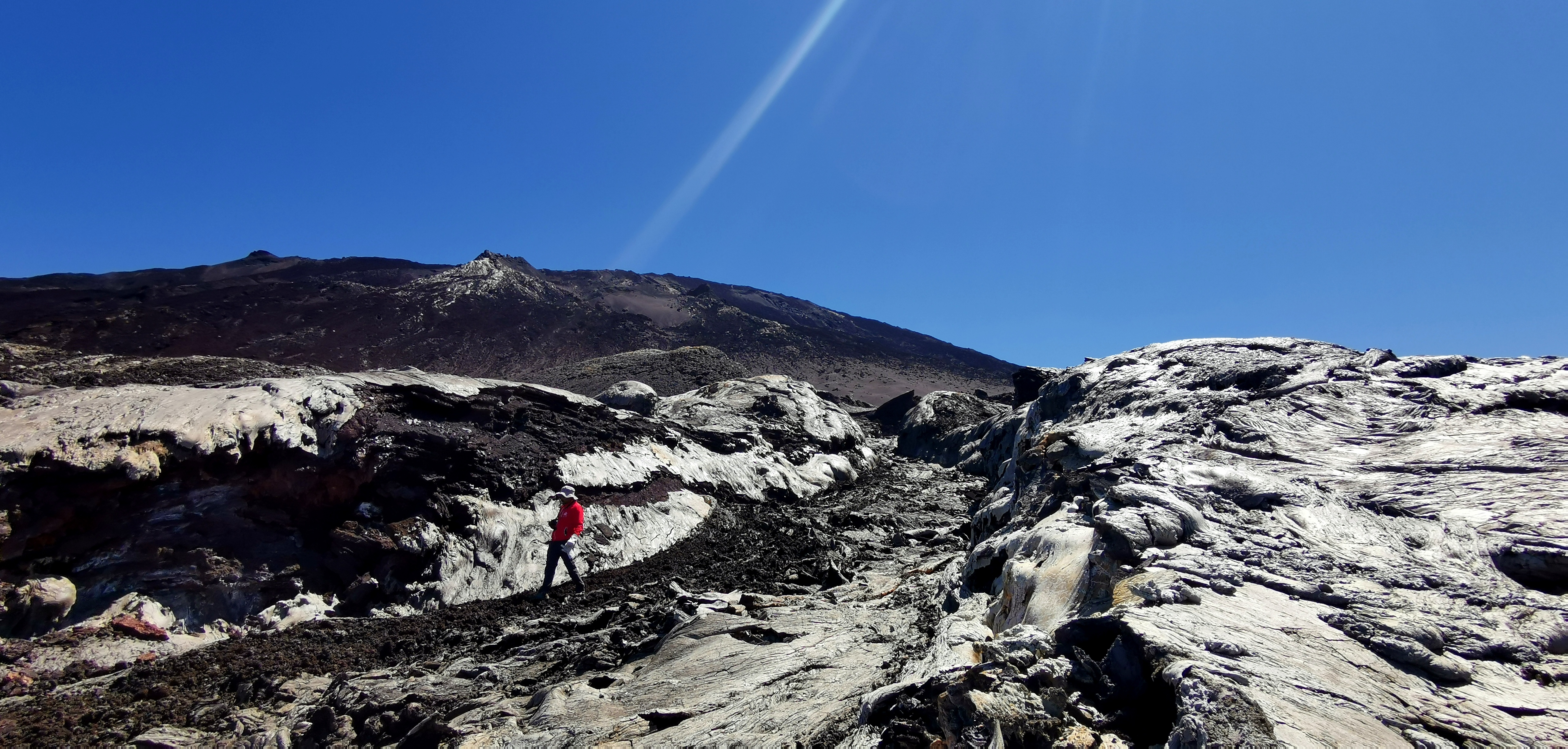 Chenal de lave | Dernière éruption du Piton de la Fournaise Chenal de lave | Dernière éruption du Piton de la Fournaise