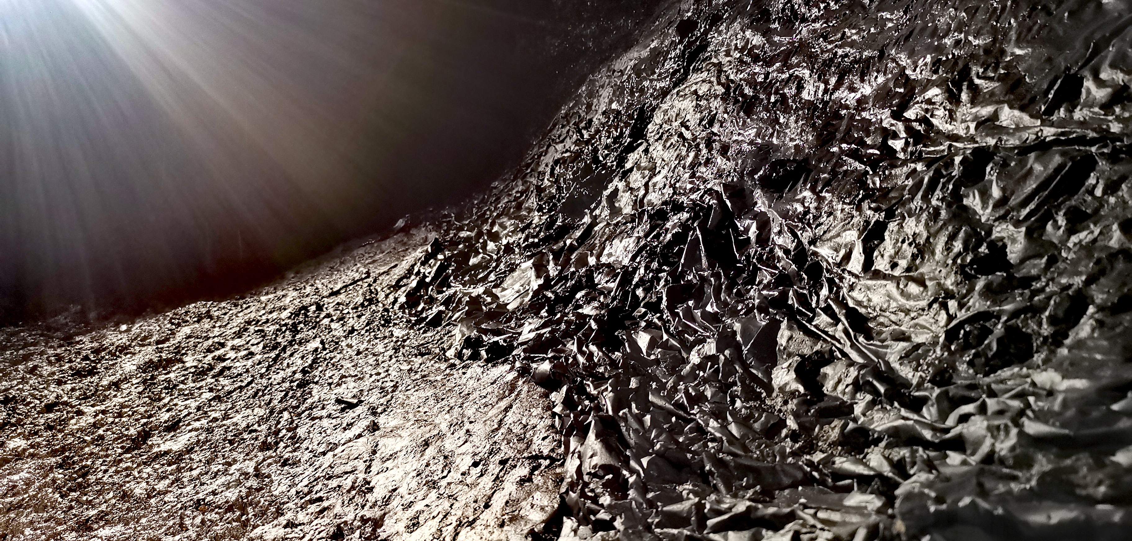 Tunnel de lave vitrifié | Draperie de lave Tunnel de lave vitrifié | Draperie de lave